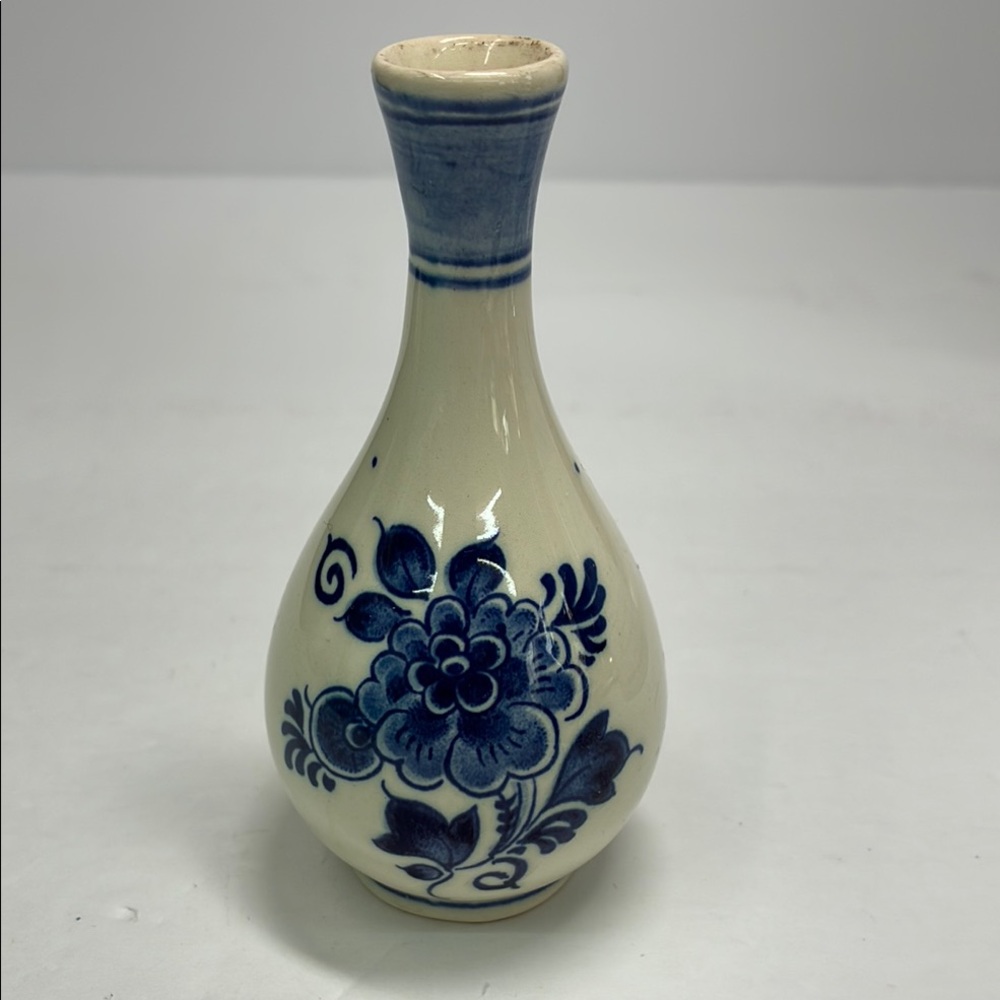 VTG Blue Delft Bud Vase